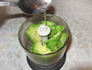 حساء الأفوكادو هريس