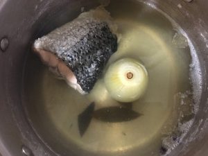 حساء سمك السلمون المرقط