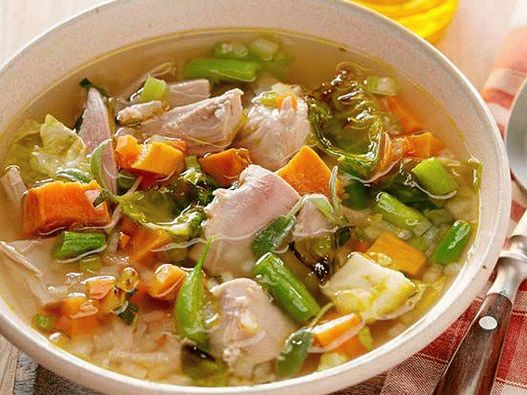 حساء الصور مع فطائر الديك الرومي والبطاطا