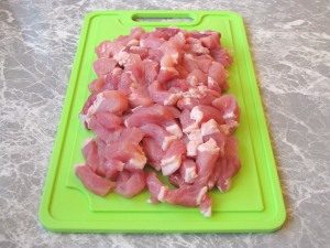 لحم الخنزير مع بذور السمسم