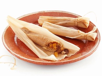 صورة تامالي مع الأناناس والمكسرات