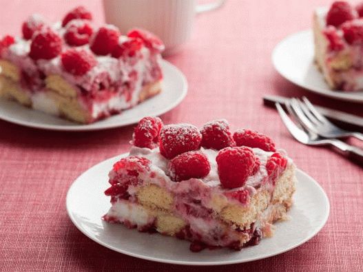 صورة تيراميسو مع توت العليق و مسكربون