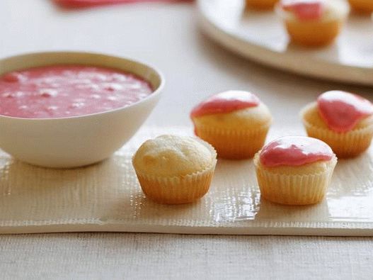 Photo Curd Cupcakes with Strawberry Frosting