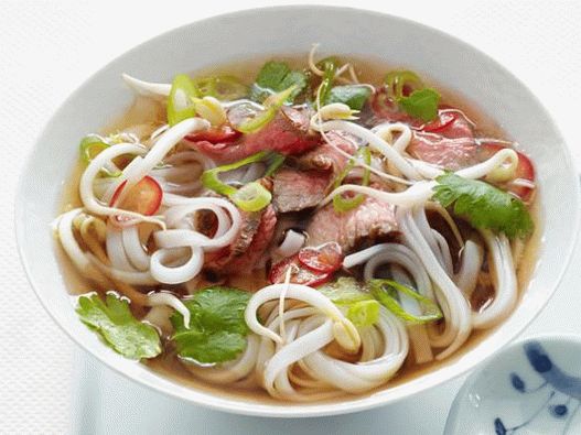 صورة حساء الفيتنامية بو بو (حساء المعكرونة مع لحم البقر)