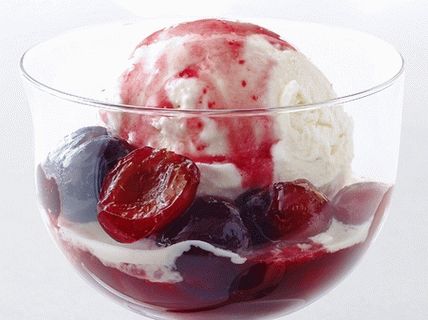 Photo Cherry Flambe with Rum