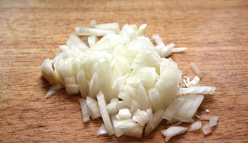 بيض مقلي مع البازلاء والبصل - 0