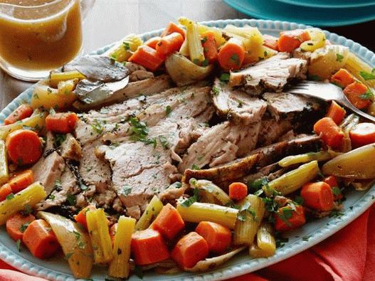 لحم الخنزير المشوي في صورة طباخ بطيء